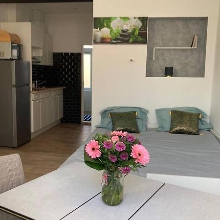 Magnifique Studio Au 2Eme Etage, A Proximite De La Gare Du Midi! Брюссель Екстер'єр фото